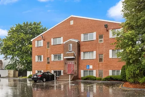 35 Prospect St #109, Woburn, MA 01801