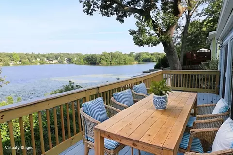 49 Lake View Rd, Weymouth, MA 02189