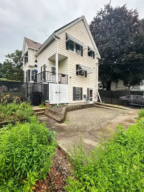 16 June St, Worcester, MA 01602 photo 6