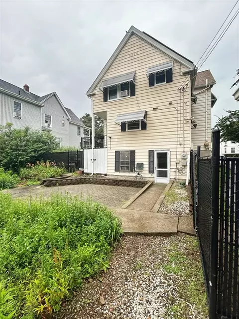 16 June St, Worcester, MA 01602 photo 7