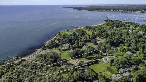 23 High St, Dartmouth, MA 02748