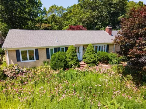 149 Sheaffer Rd, Centerville, MA 02632 photo 2