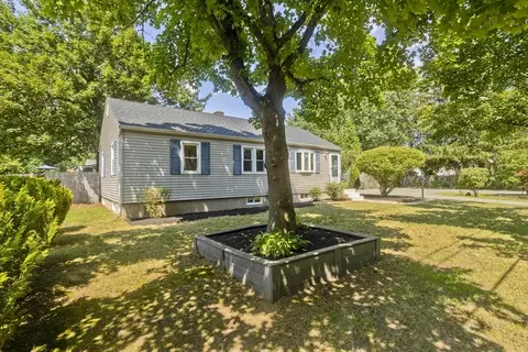 Exterior - 84 N Brook Rd, Springfield, MA 01119 photo 12 of 13