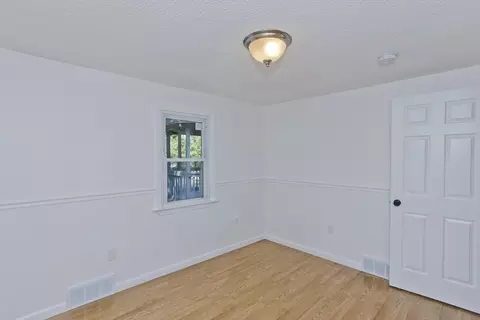 Bedroom - 84 N Brook Rd, Springfield, MA 01119 photo 7 of 9