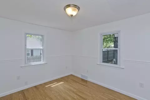 Bedroom - 84 N Brook Rd, Springfield, MA 01119 photo 4 of 9