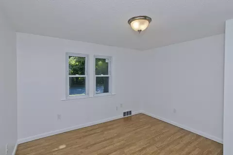 Bedroom - 84 N Brook Rd, Springfield, MA 01119 photo 8 of 9