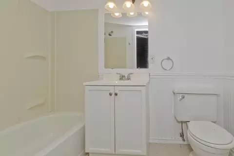 Bath - 84 N Brook Rd, Springfield, MA 01119 photo 4 of 4