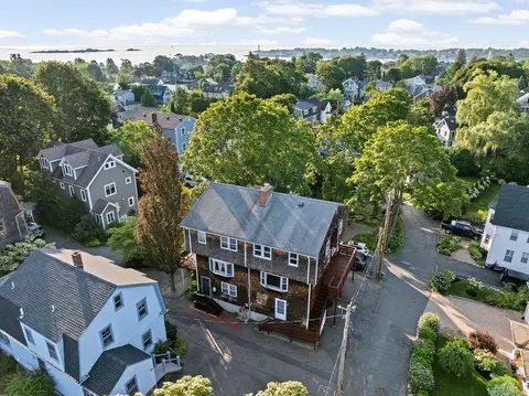 9 Foss Ter #9, Marblehead, MA 01945