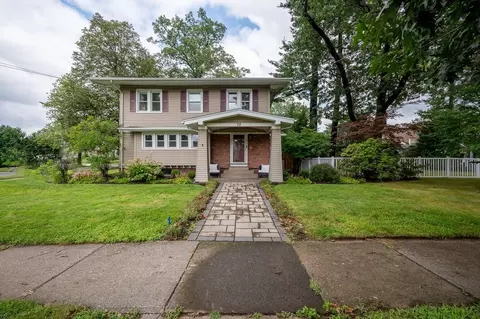 72 Converse St, Longmeadow, MA 01106