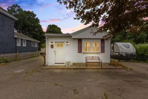 36 Garfield St, Taunton, MA 02780