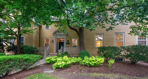 30 Cumberland Ave #3W, Brookline, MA 02445