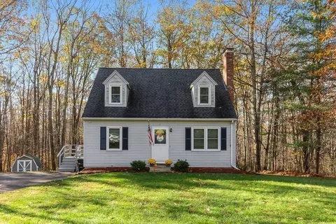 7 Glen Ellen Ln, Rochdale, MA 01542
