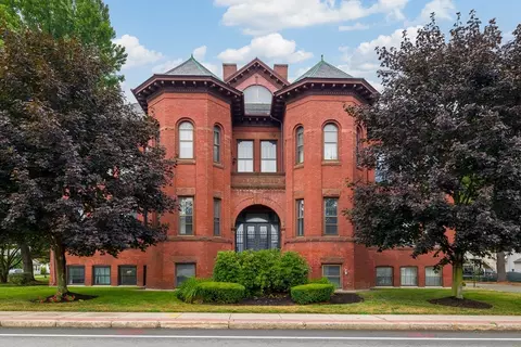 321 Plantation St #G-3, Worcester, MA 01604
