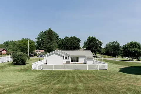 13 Crescent Ter, Ware, MA 01082 photo 4