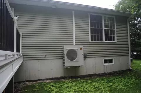 124 Glendale Cir, Ware, MA 01082 photo 3
