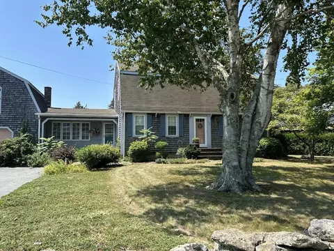 273 Main St, Acushnet, MA 02743 photo 2
