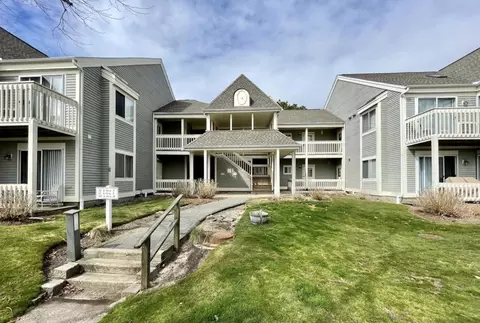 60 Fletcher Ln #C, Brewster, MA 02631