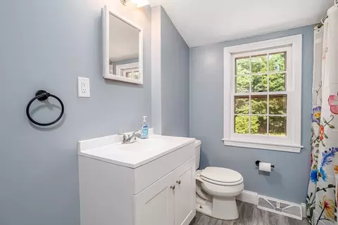 Bath - 28 Beech St, Townsend, MA 01469 photo 1 of 3