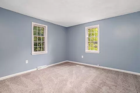 Bedroom - 28 Beech St, Townsend, MA 01469 photo 1 of 6