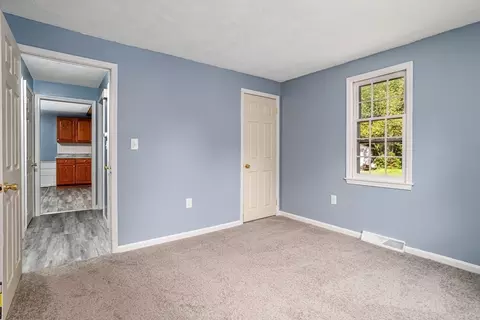 Bedroom - 28 Beech St, Townsend, MA 01469 photo 4 of 6