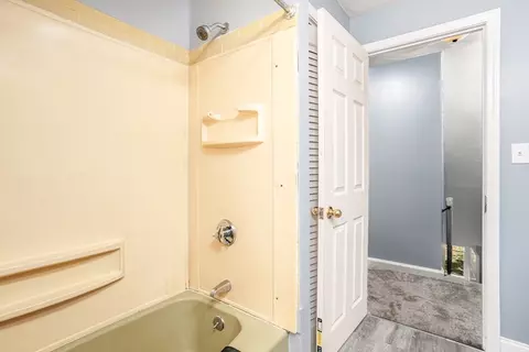 Bath - 28 Beech St, Townsend, MA 01469 photo 2 of 3