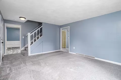 Living - 28 Beech St, Townsend, MA 01469 photo 7 of 9