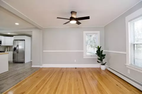 23 Corona St, Springfield, MA 01104 photo 9