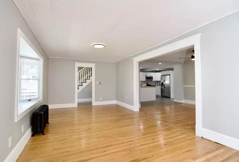 23 Corona St, Springfield, MA 01104 photo 7
