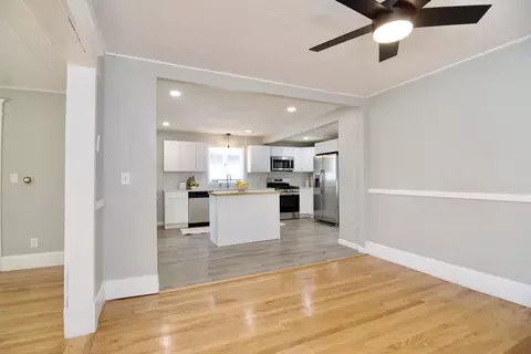 23 Corona St, Springfield, MA 01104 photo 12