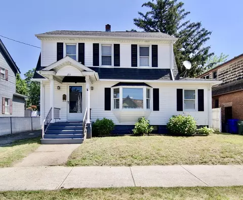 23 Corona St, Springfield, MA 01104