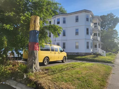 228 Forest Ave, Brockton, MA 02301