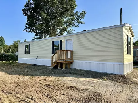 9 Abbey Ln, Taunton, MA 02780