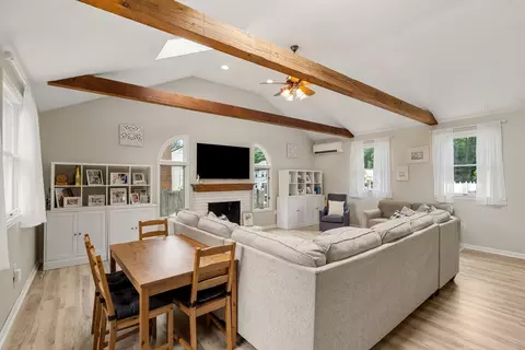 22 Venus St, Weymouth, MA 02188