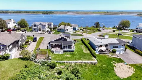 113 N Ridge Rd, Ipswich, MA 01938