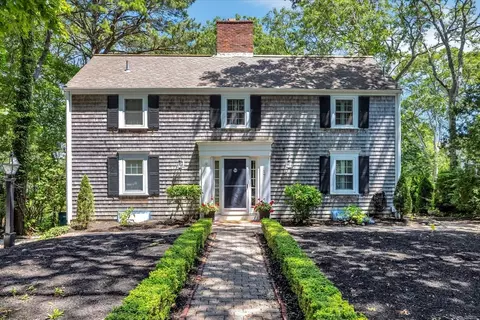 17 Sand Dollar Ln, Mashpee, MA 02649