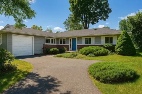 6 Herold Rd, Peabody, MA 01960