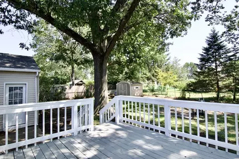 29 Albert St, Chicopee, MA 01020 photo 4