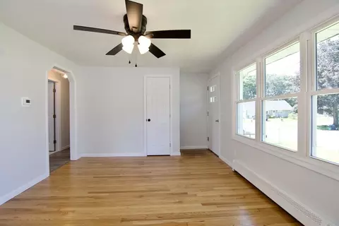 29 Albert St, Chicopee, MA 01020 photo 8