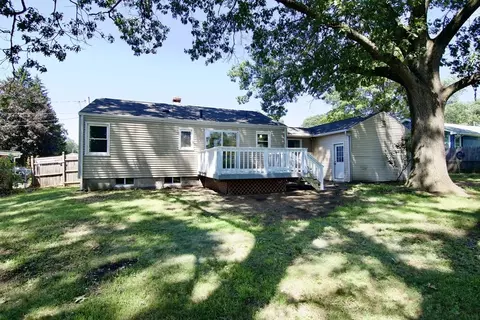 29 Albert St, Chicopee, MA 01020 photo 5