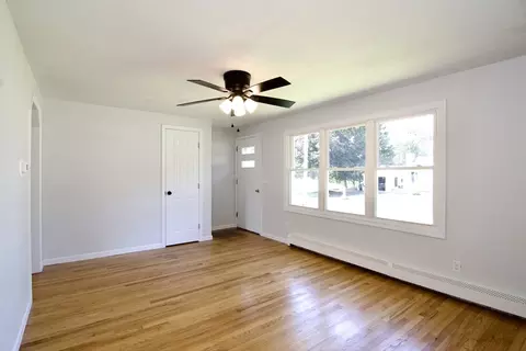 29 Albert St, Chicopee, MA 01020 photo 9