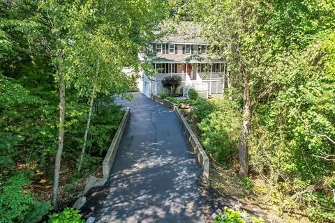 21 Wentworth Dr, Beverly, MA 01915