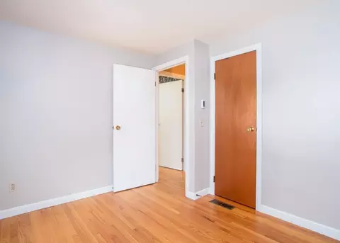 60 Saffron Cir, Springfield, MA 01129 photo 16