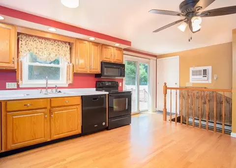60 Saffron Cir, Springfield, MA 01129 photo 5