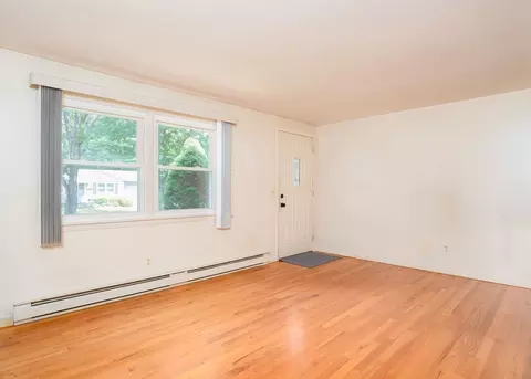 60 Saffron Cir, Springfield, MA 01129 photo 8