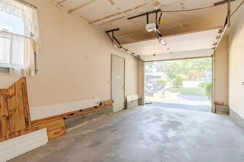 60 Saffron Cir, Springfield, MA 01129 photo 24