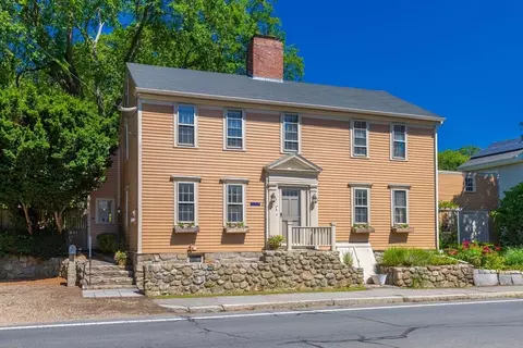 359 Western Ave, Gloucester, MA 01930