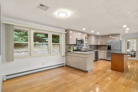 6 Paulette Dr, Danvers, MA 01923 photo 15