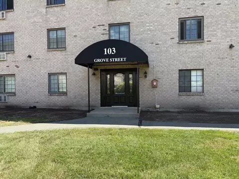 103 Grove St #331, Rockland, MA 02370