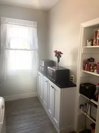 Entry Way - 440 Sumner Ave, Springfield, MA 01108 photo 1 of 3