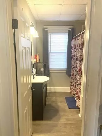 Bath - 440 Sumner Ave, Springfield, MA 01108 photo 1 of 2